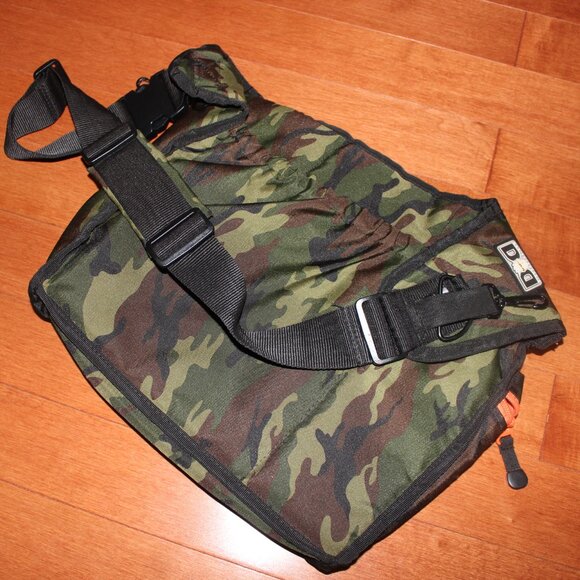 3/$77❤️Diaper Dude Unisex Crossbody Messenger Multi-Pocket Diaper Bag Camouflage - Picture 3 of 4